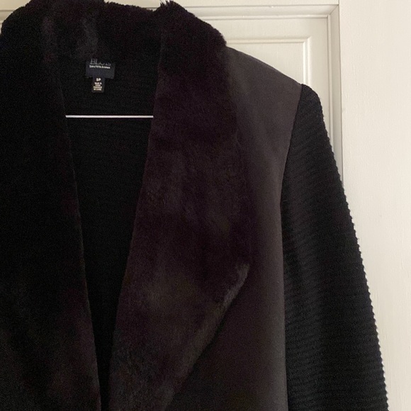 Saks Fifth Ave open-front black blazer with fur collar. - Picture 3 of 5